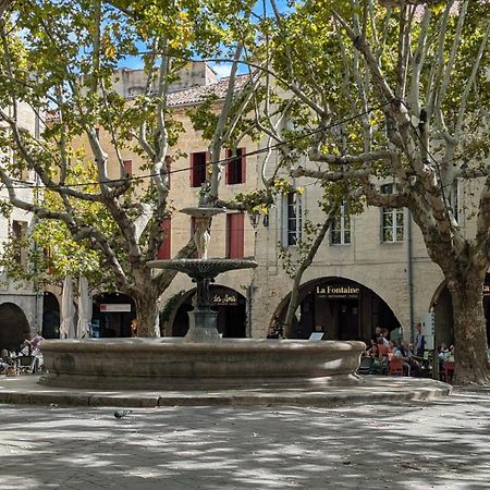 Une Chambre A Uzes Bagian luar foto