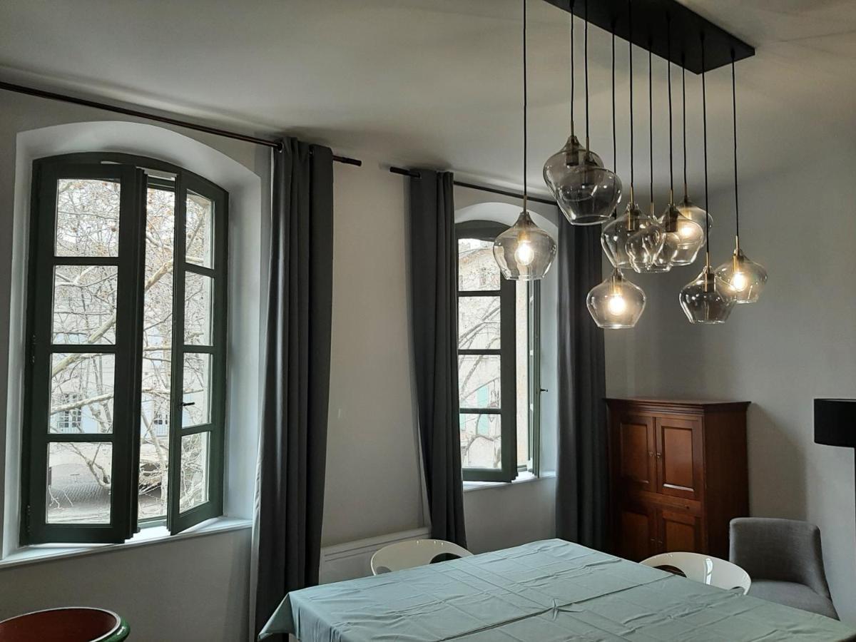 Une Chambre A Uzes Bagian luar foto